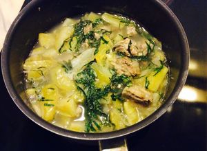 Hình của món Sườn già canh khế.