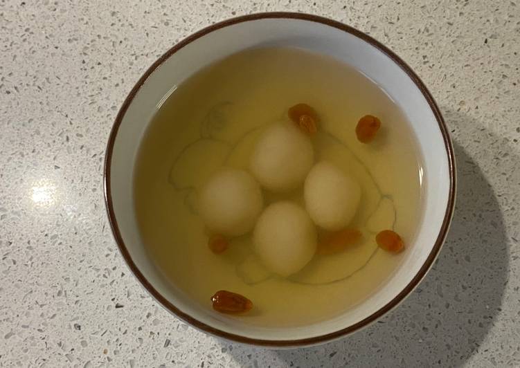 Glutinous rice balls in ginger syrup