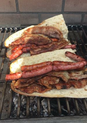 Una foto de Pan z + longaniza en bocata