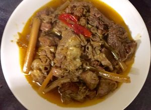 Hình của món Bò Úc kho cay.