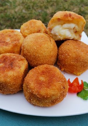 Sajtos párizsis krumpli golyók recept fotója