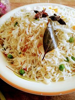 वेजिटेबल पुलाव (Vegetable Pulao recipe in Hindi) रेसिपी मुख्य फोटो