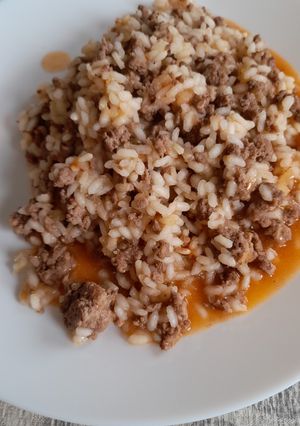 Una foto de Arroz con carne picada