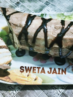 बिस्कुट-मक्खन केक/नो बेक केक(Biscuit Makhan cake/ no bake cake recipe in Hindi) रेसिपी मुख्य फोटो