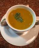 Sopa de calabaza en sopera