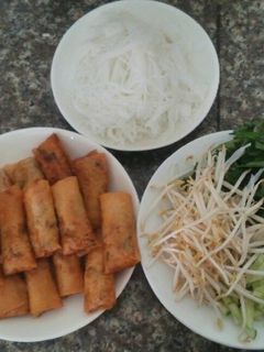 Hình của món Chả giò tôm thịt.