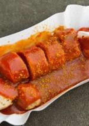 عکسی از دستور سوسیس کاری (currywurst)