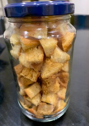 Hình của món Bánh mì giòn ăn salad hoặc súp (Croutons).