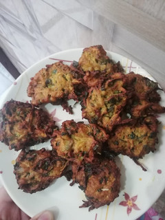 पालक पकौड़ी (Palak pakodi recipe in hindi) रेसिपी मुख्य फोटो