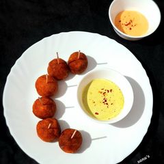 A picture of Potato Cheese Balls.