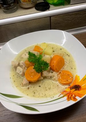 Tárkonyos csirkeragu leves recept fotója