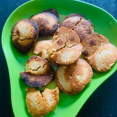 A picture of Homemade Aata biscuits.