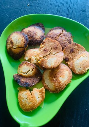 A picture of Homemade Aata biscuits.