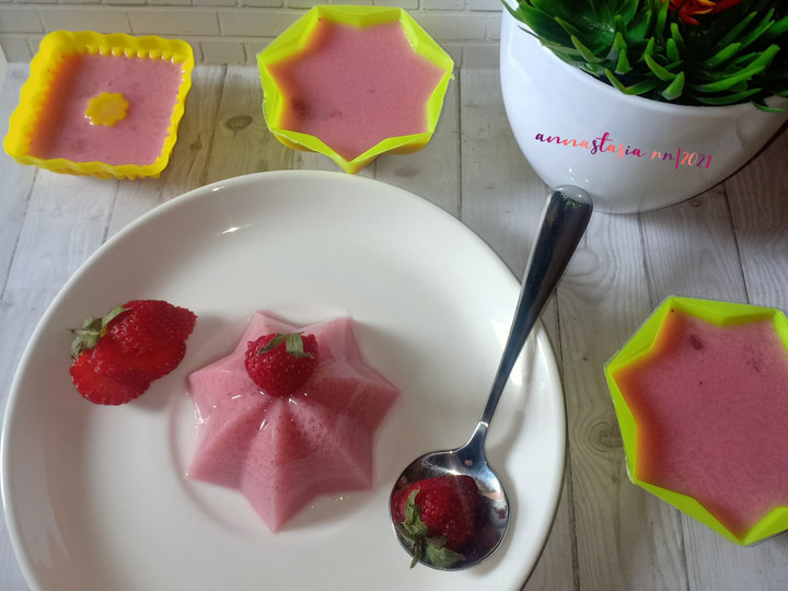 Resep PUDDING SUTRA STRAWBERRY puree strawbery yang Enak