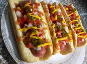 Una foto de Hot dogs doraditos🌭