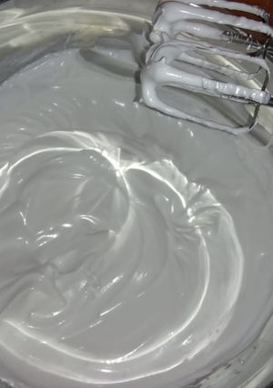 Una foto de Merengue para cupcakes, tortas, pie y suspiros