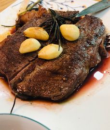 bò bít tết hương thảo