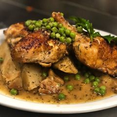 A picture of Chicken Vesuvio.