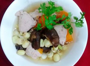 Hình của món Canh Mọc Hạt Sen.