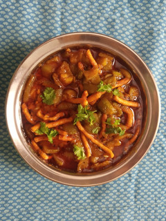 તુરીયા ગાંઠિયા નું શાક (Turiya Ganthiya Shak Recipe In Gujarati) રેસીપી મુખ્ય ફોટો