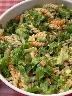 Una foto de Ensalada de pasta primavera