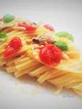 Linguine rigate con sarde all'arancia, datterini confit e bottarga