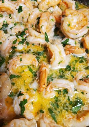 Una foto de Camarones al mojo de ajo