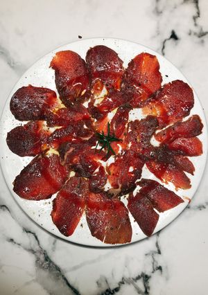 Hình của món Bò Carpaccio của Ý.