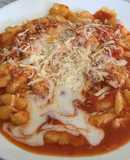 Ñoquis con salsa rosa y pollo!