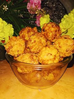बूंदी के लड्डू (Bundi ke Laddu recipe in Hindi) रेसिपी मुख्य फोटो