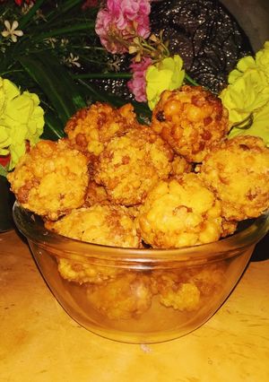 बूंदी के लड्डू (Bundi ke Laddu recipe in Hindi) रेसिपी मुख्य फोटो
