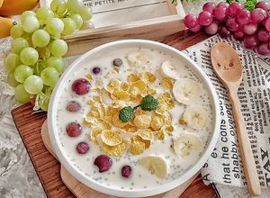 Foto resep Overnight Banana & Grapes Oats🥣