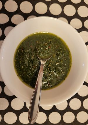 Una foto de Salsa pesto de hierbas!!