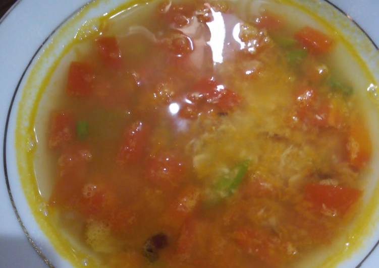 Langkah Mudah untuk Membuat Tomatoe tuna soup, Lezat