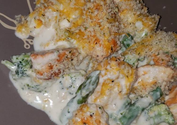Cheesy Buffalo Chicken Broccoli and Asparagus Bake