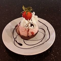 A picture of How To Make Dark or White Chocolate Bowls.