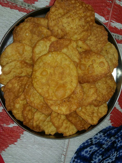 खस्ता पापड़ी (Khasta papdi recipe in hindi) रेसिपी मुख्य फोटो