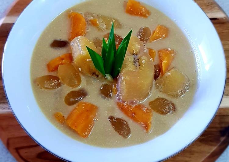 Easiest Way to Prepare Perfect Kolak Pisang Labu (Banana and Sweet Potato in Coconut Milk)