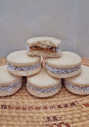 Una foto de Alfajores de maicena nori