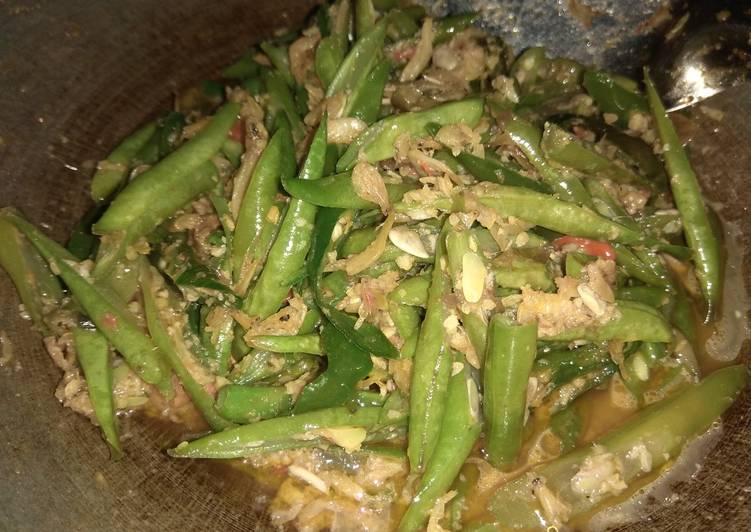 Tumis buncis udang rebon