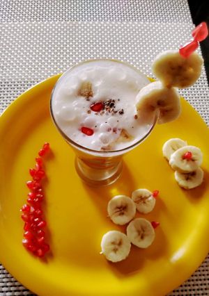 A picture of Banana pomegranate shake.