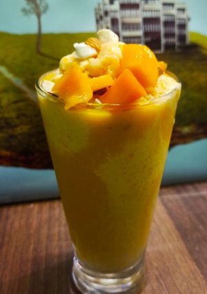 मँगो मस्तानी (mango mastani recipe in marathi) रेसिपी चे मुख्य फोटो 