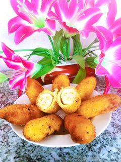 Hình của món Bánh khoai mì chuối chiên.