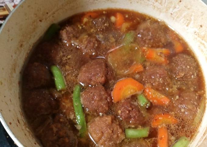 Semur bola daging (Indonesian meetball recipe)