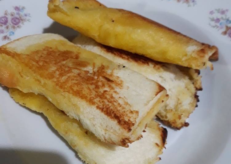 Bagaimana Menyiapkan Roti Goreng isi Pisang, Enak Banget