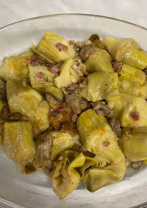 Una foto de Alcachofas con champiñones rehogadas