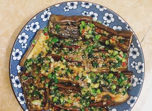 Hình của món Cà tím nướng mỡ hành 🍆.