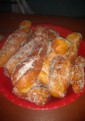 Una foto de Patitas de chancho factura dulce