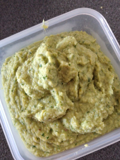 Una foto de Hummus de cilantro