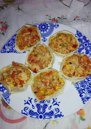 Una foto de Canastitas de atún y verduras